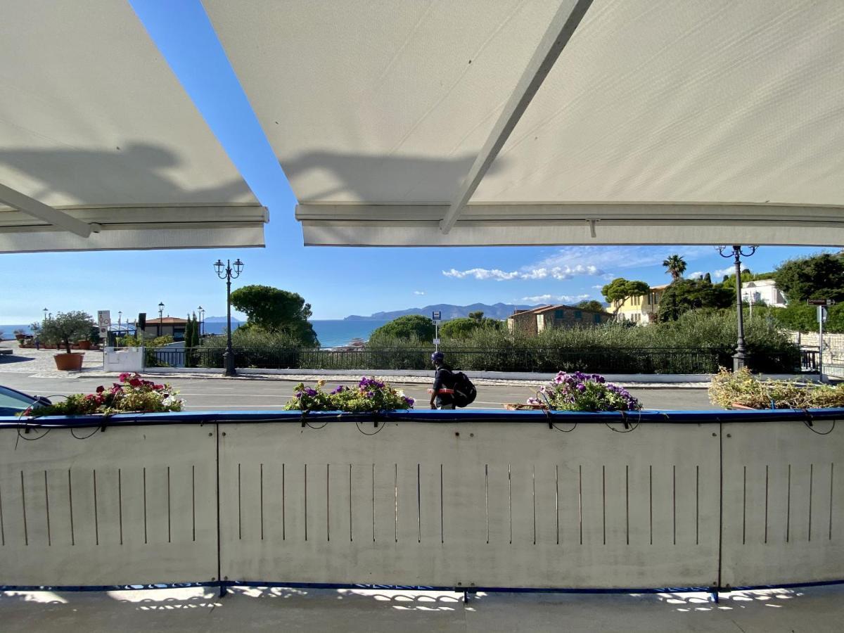 Holidaycasa Mike - Con Terrazzo Vista Mare Sperlonga Exteriör bild