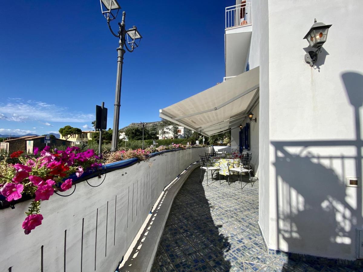 Holidaycasa Mike - Con Terrazzo Vista Mare Sperlonga Exteriör bild